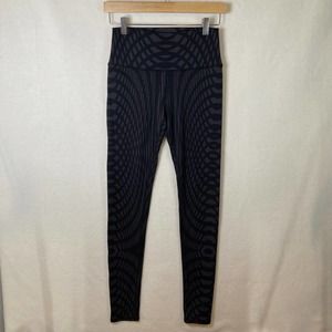 Alo Yoga Women's High Waist Airbrush Leggings Black Arches Pattern Size Medium